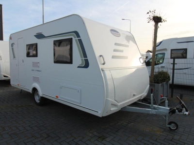 Caravelair Alba Family 426 Stapelbedden En Vast Bed | Cor van den Oever Campers en Caravans